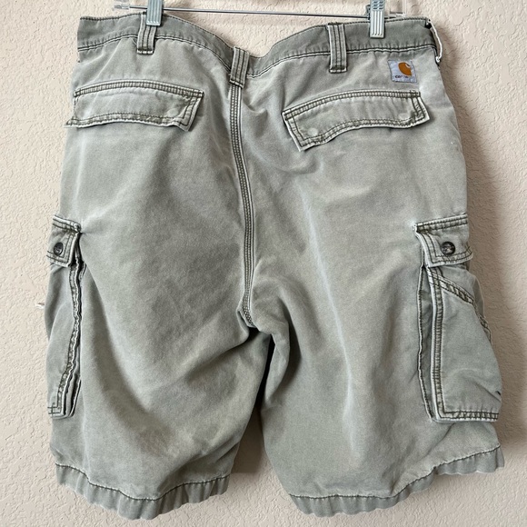 Carhartt Relaxed Fit Cargo Shorts Mens 38 Green Snap Button Pockets Distressed - Picture 2 of 7